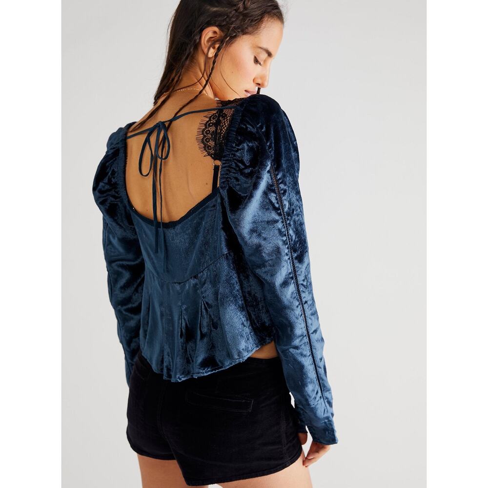 NEW Free People Bali Heirloom Rose Crushed Velvet Long Sleeve Crop Blue Top XS - Picture 2 of 6
